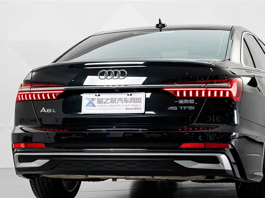 Audi A6L — фото 8