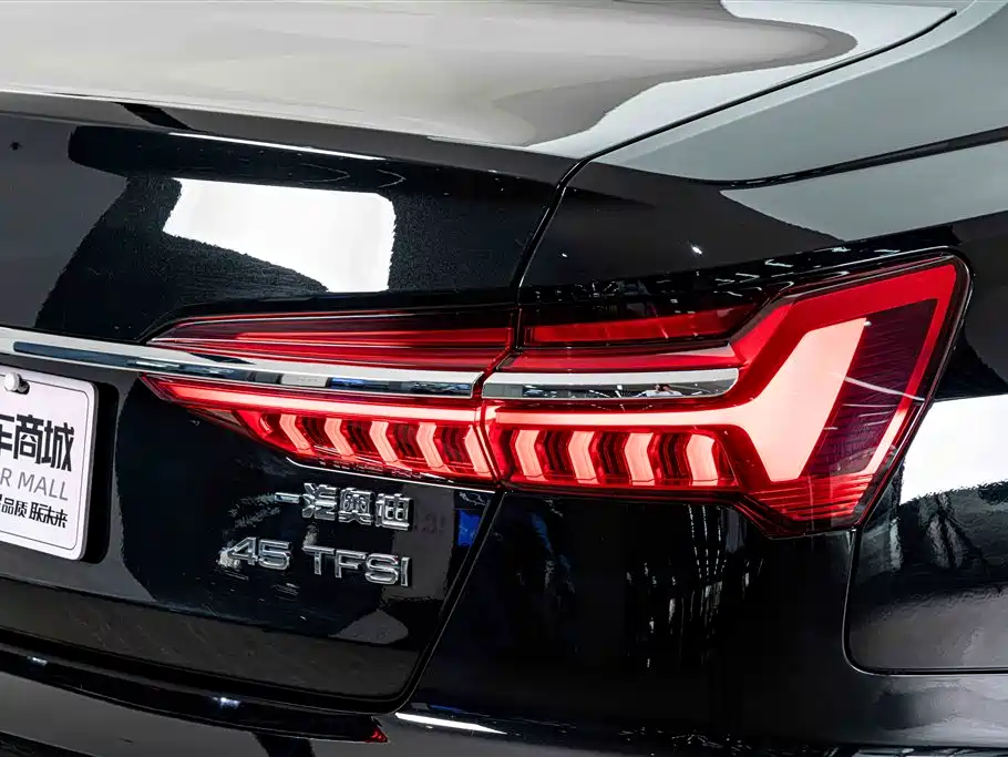 Audi A6L — фото 9