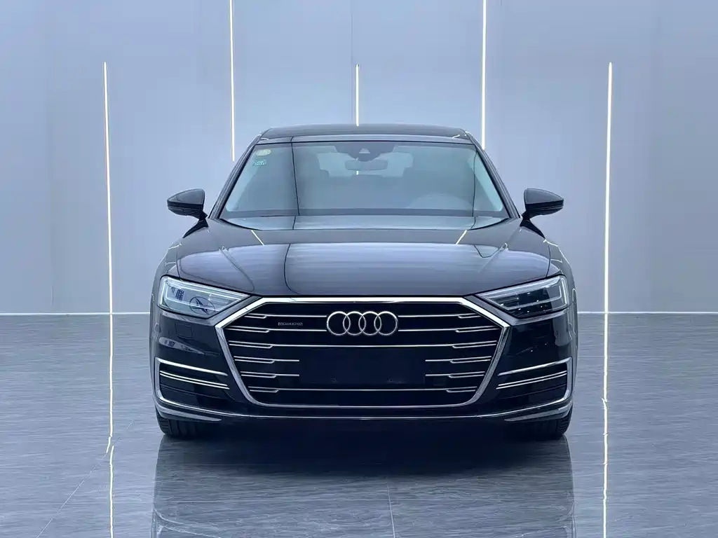 Audi A8 — фото 2