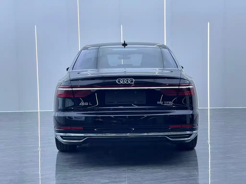 Audi A8 — фото 14