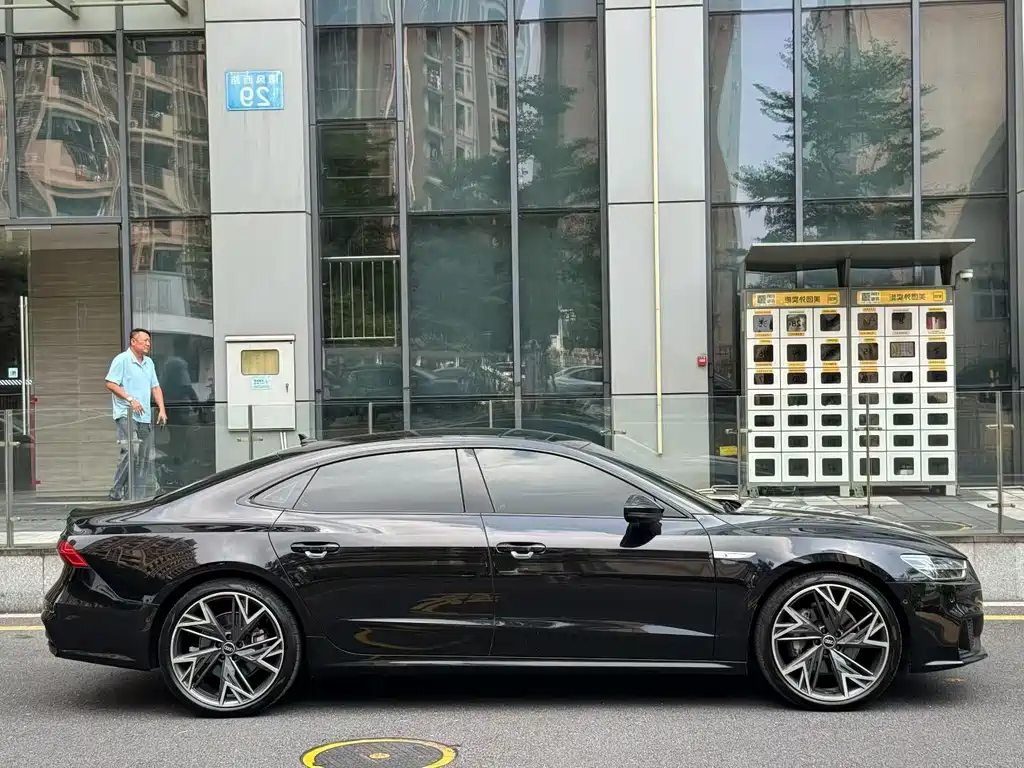 Audi A7L — фото 3