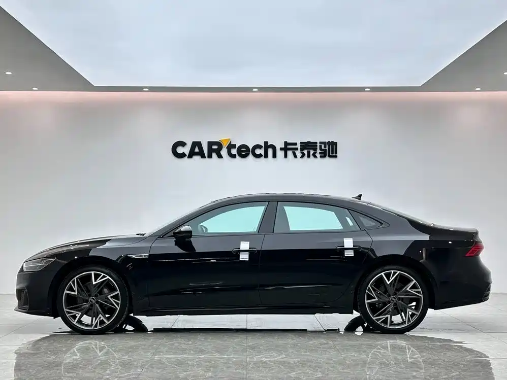 Audi A7L — фото 2