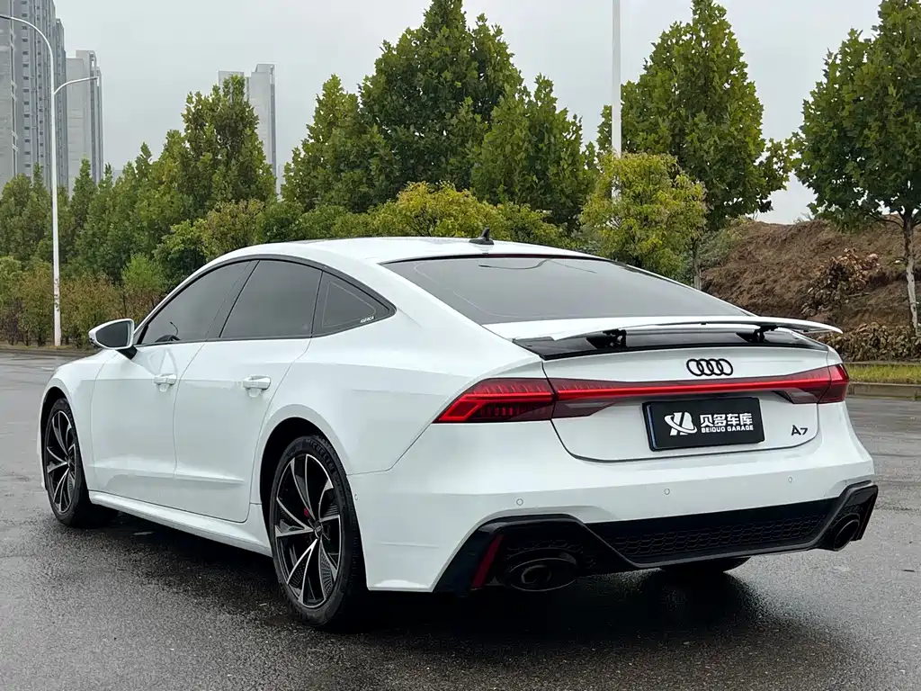 Audi A7 — фото 9