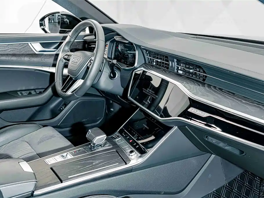 Audi A6L — фото 17