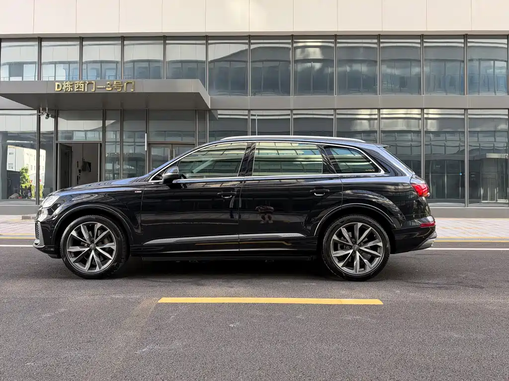 Audi Q7 — фото 6