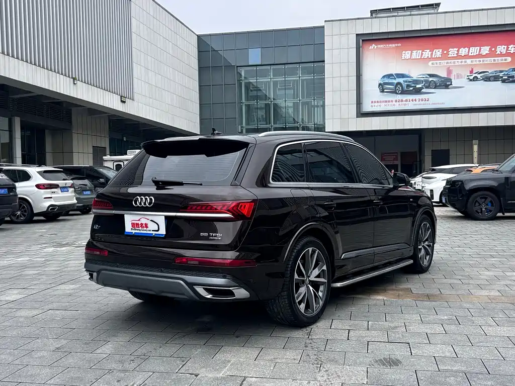 Audi Q7 — фото 17