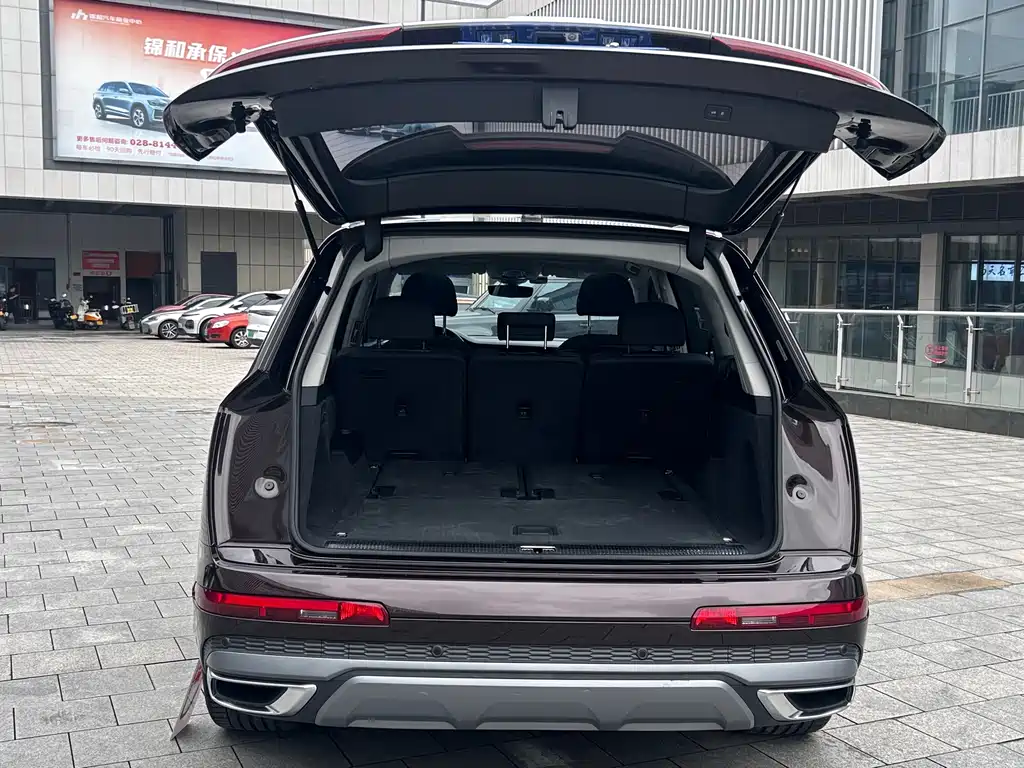 Audi Q7 — фото 19