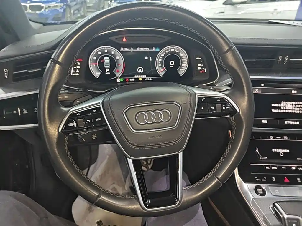 Audi A6L — фото 10