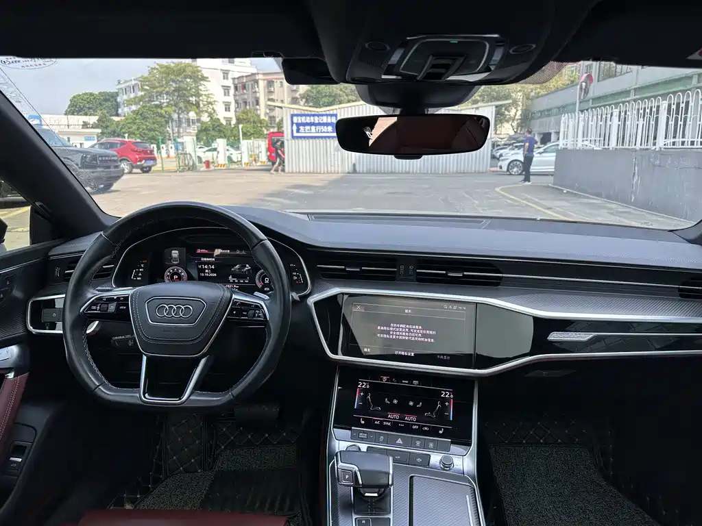 Audi A7L — фото 5