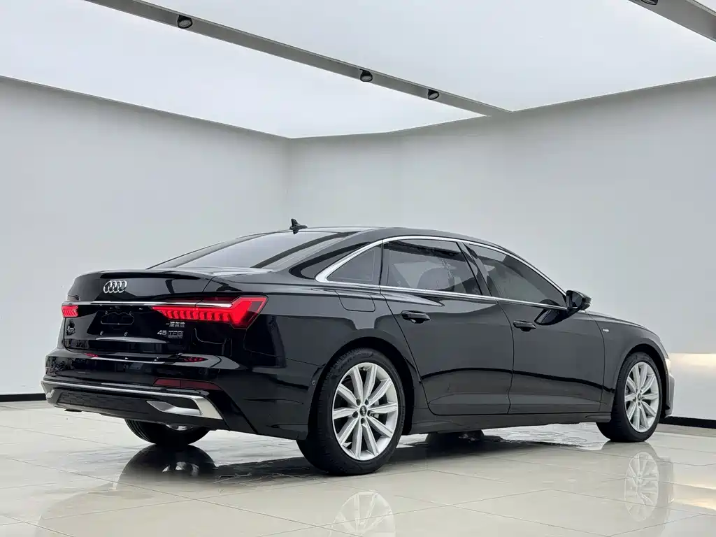Audi A6L — фото 13