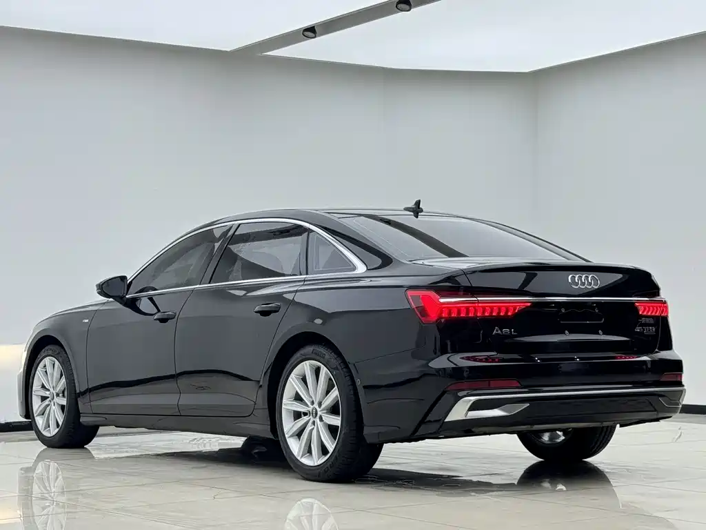 Audi A6L — фото 14