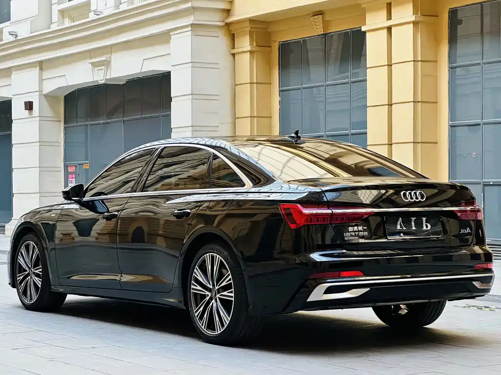 Audi A6L — фото 7