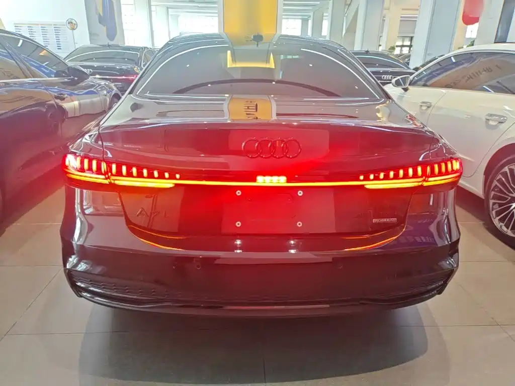 Audi A7L — фото 5