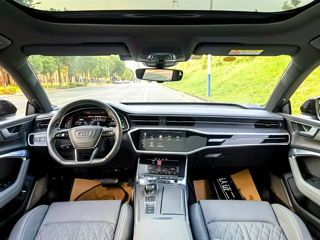 Audi A7L — фото 8