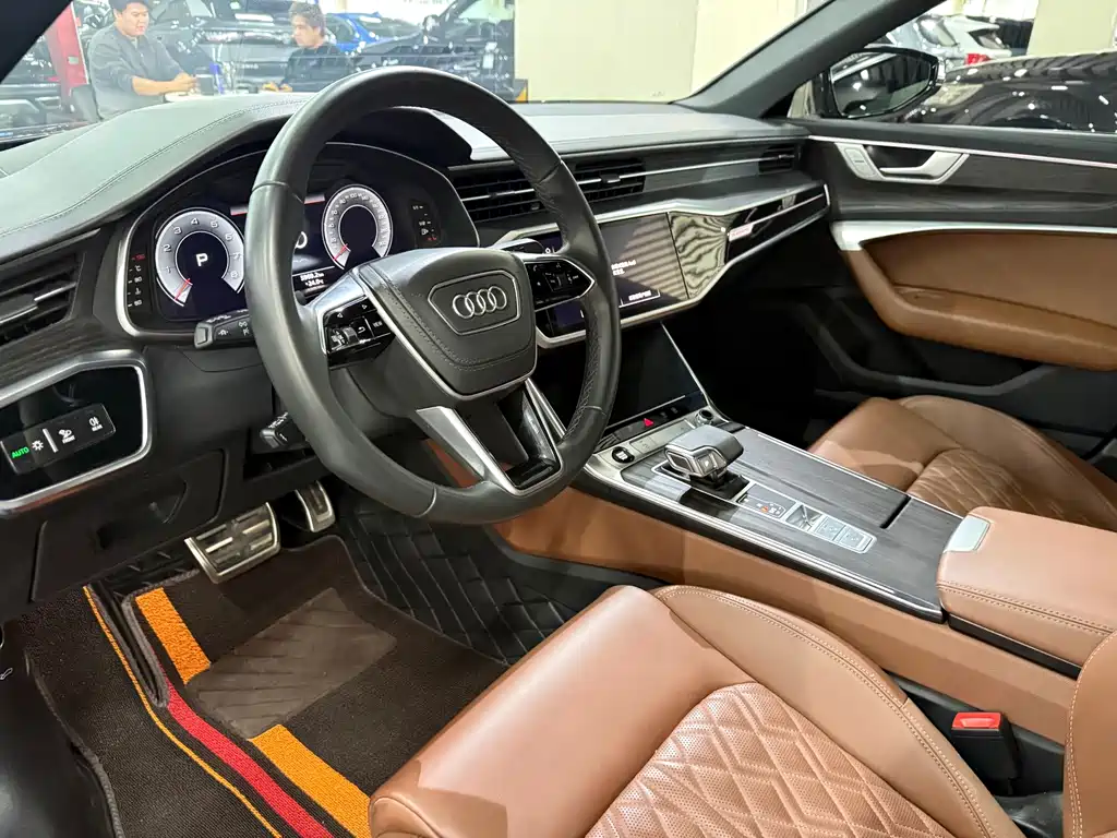 Audi A6L — фото 7