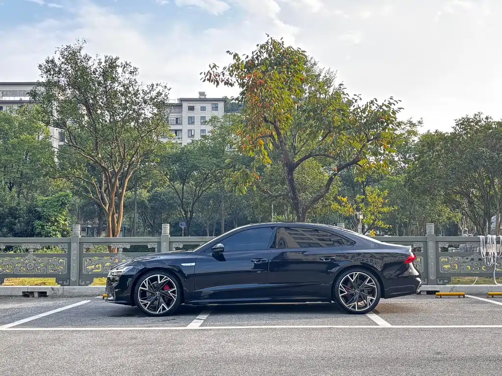 Audi A7L — фото 3