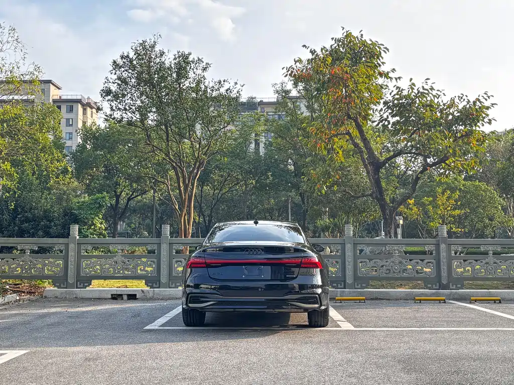 Audi A7L — фото 5