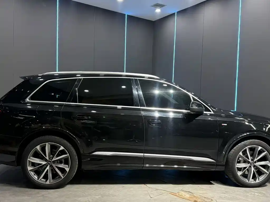 Audi Q7 — фото 4