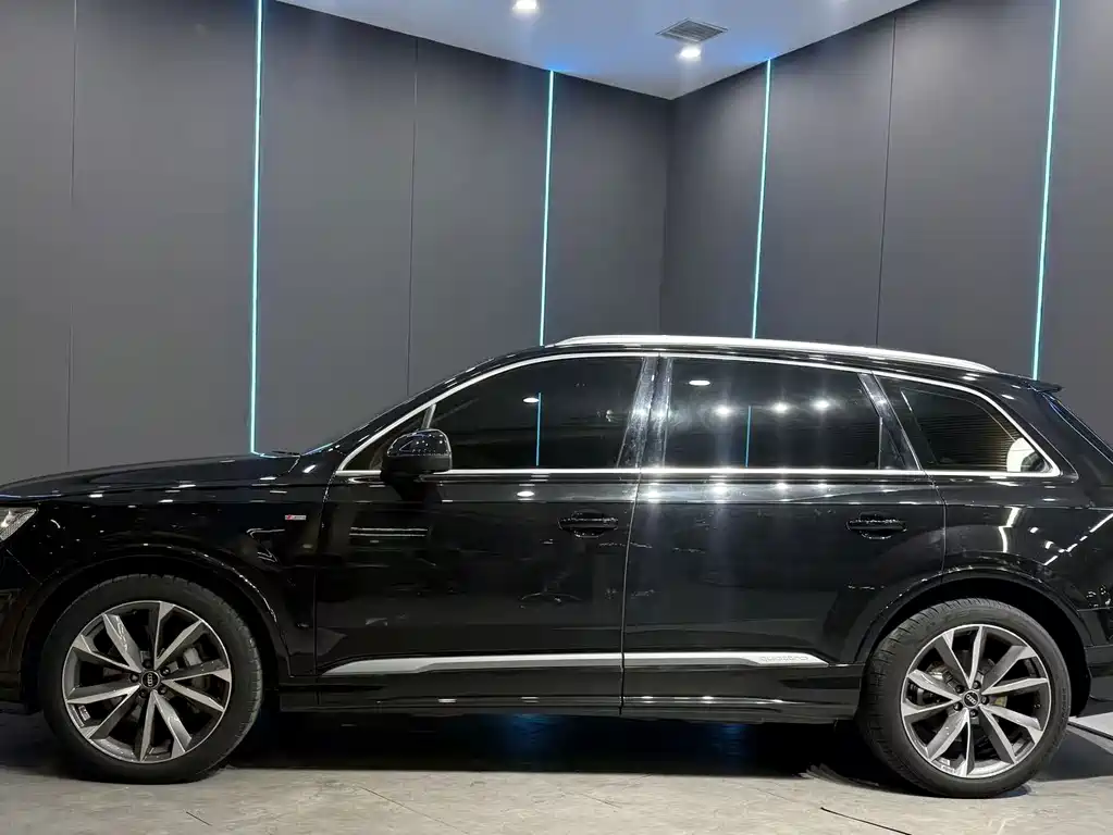 Audi Q7 — фото 5