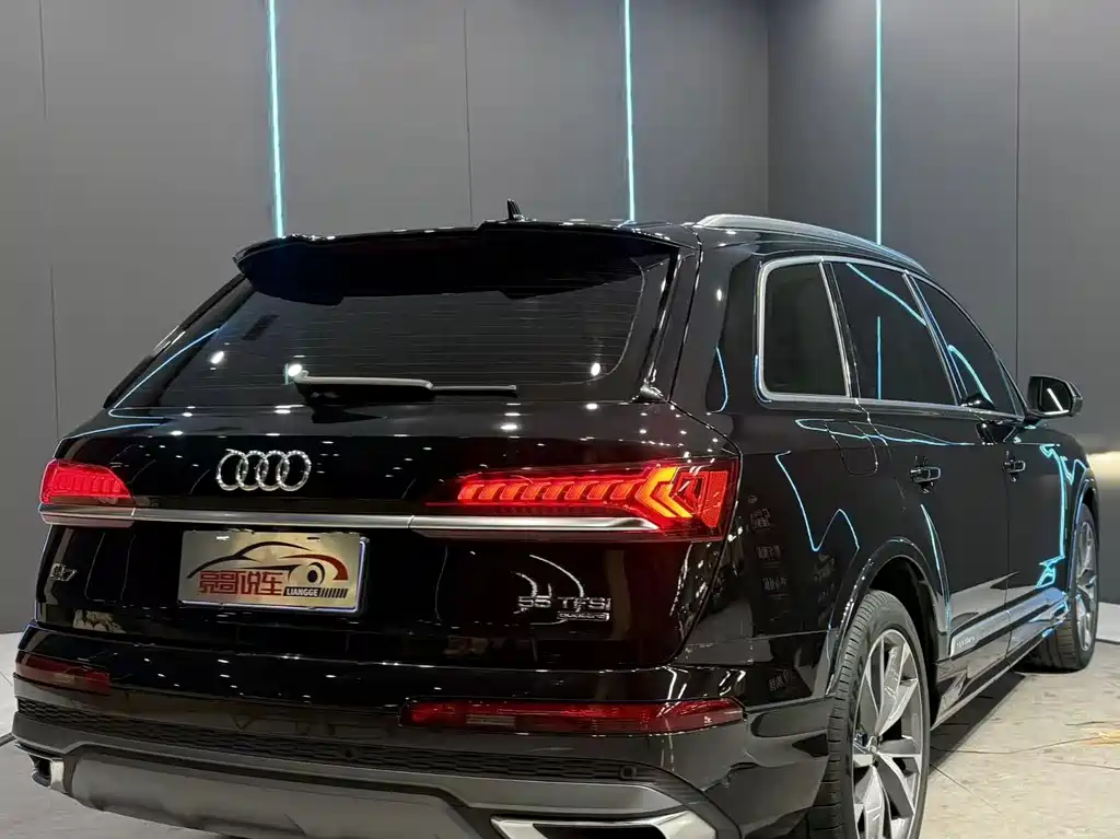 Audi Q7 — фото 6