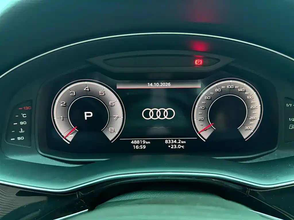 Audi Q7 — фото 17