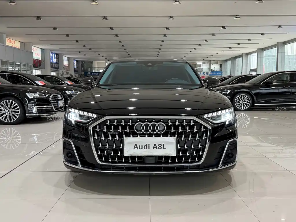 Audi A8 — фото 2
