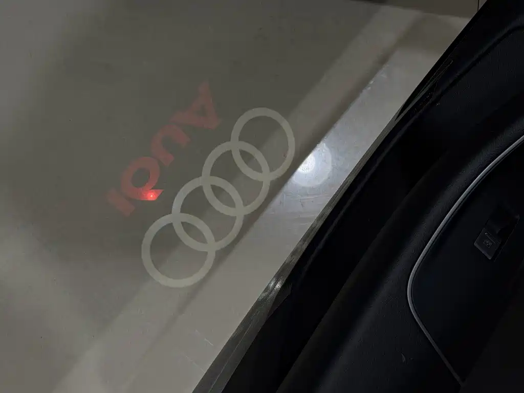 Audi A8 — фото 11