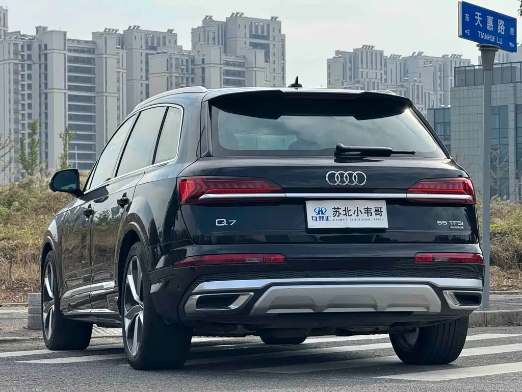 Audi Q7 — фото 6