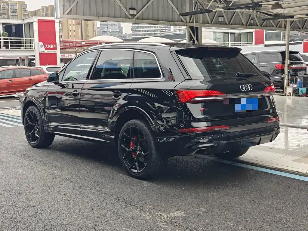 Audi Q7 — фото 3