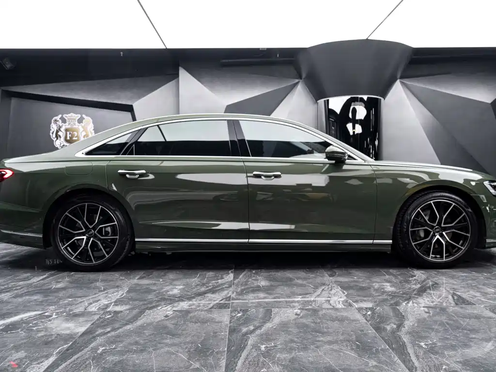Audi A8 — фото 8
