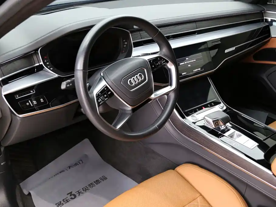 Audi A8 — фото 13