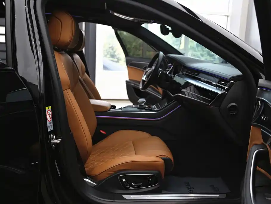 Audi A8 — фото 22