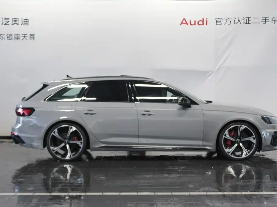 Audi RS 4 — фото 4
