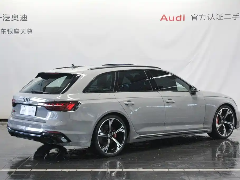 Audi RS 4 — фото 5