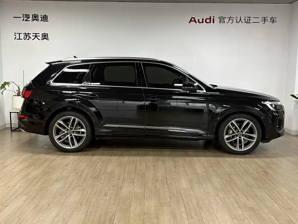 Audi Q7 — фото 3