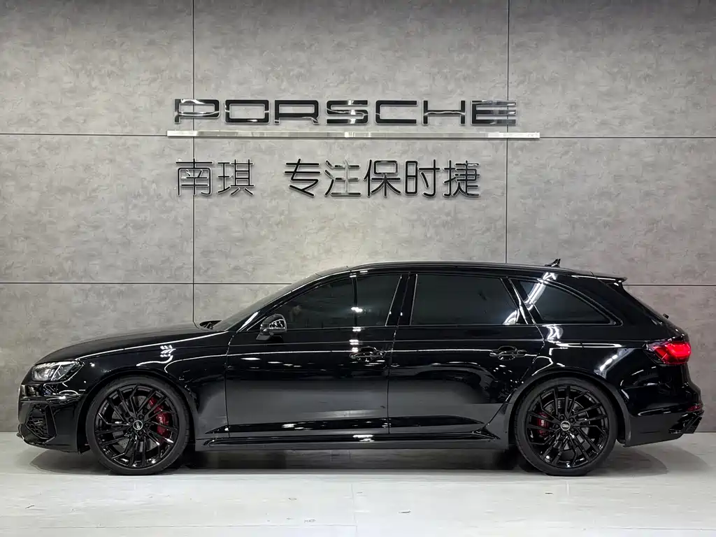 Audi RS 4 — фото 4