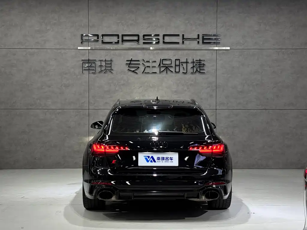 Audi RS 4 — фото 5
