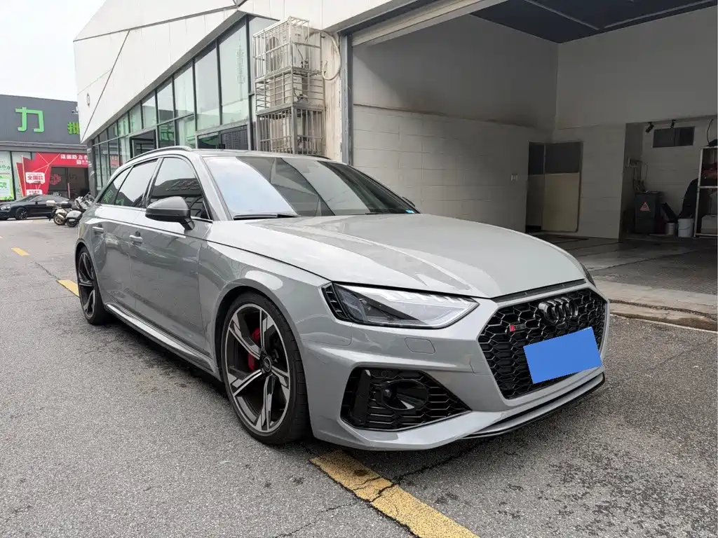 Audi RS 4 — фото 3