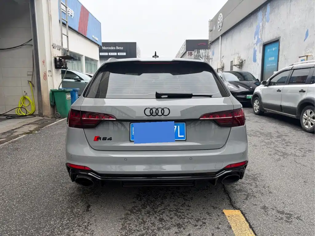Audi RS 4 — фото 5