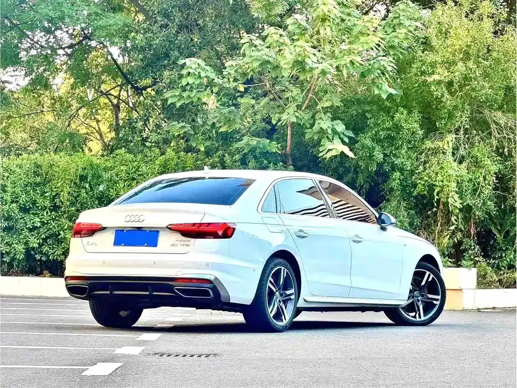 Audi A4L — фото 9