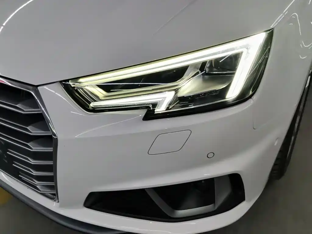 Audi A4L — фото 23