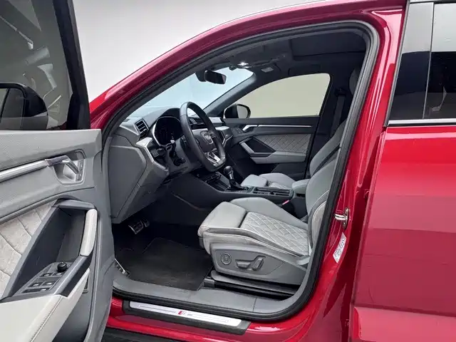 Audi Q3 Sportback — фото 14