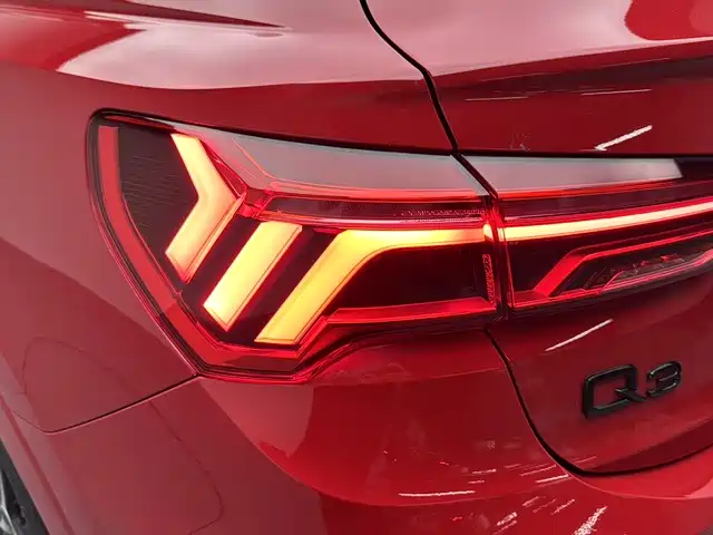 Audi Q3 Sportback — фото 20