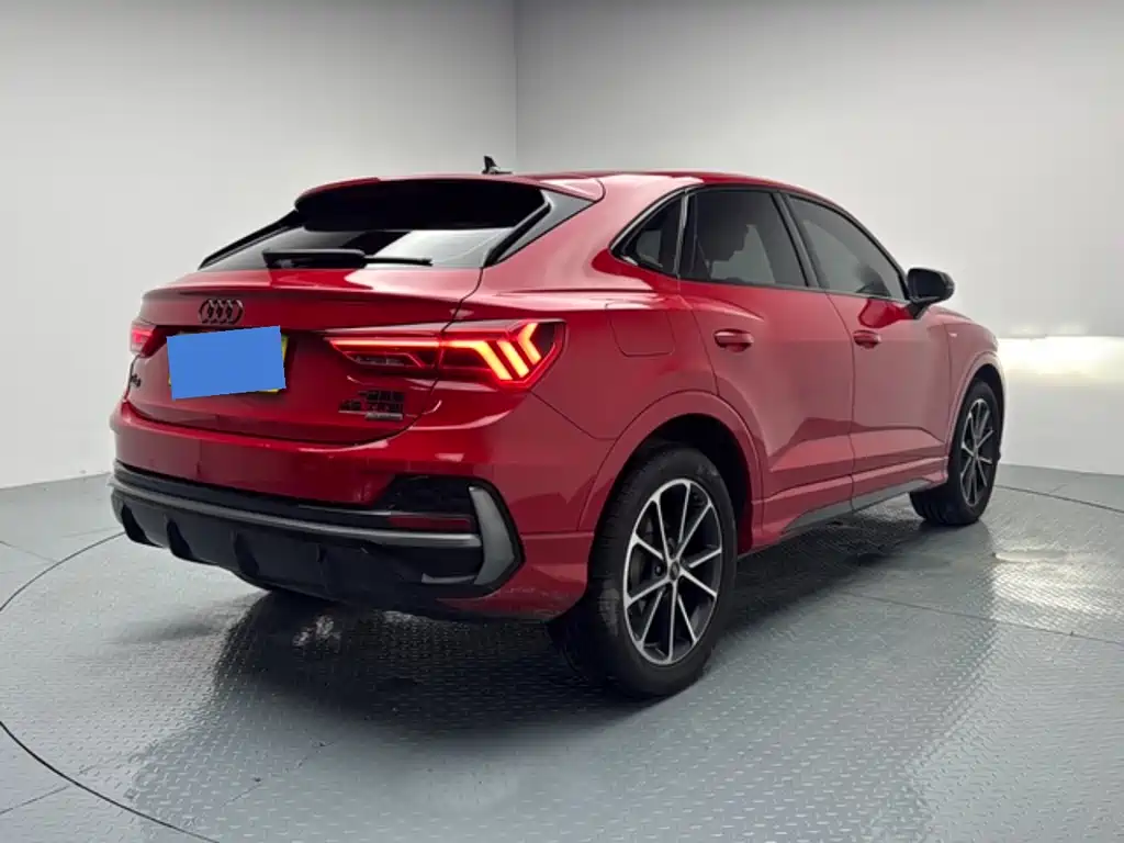 Audi Q3 Sportback — фото 7