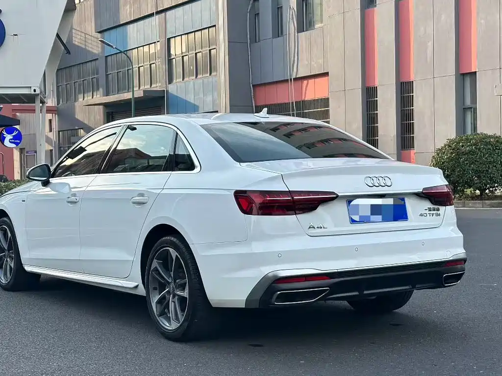 Audi A4L — фото 3