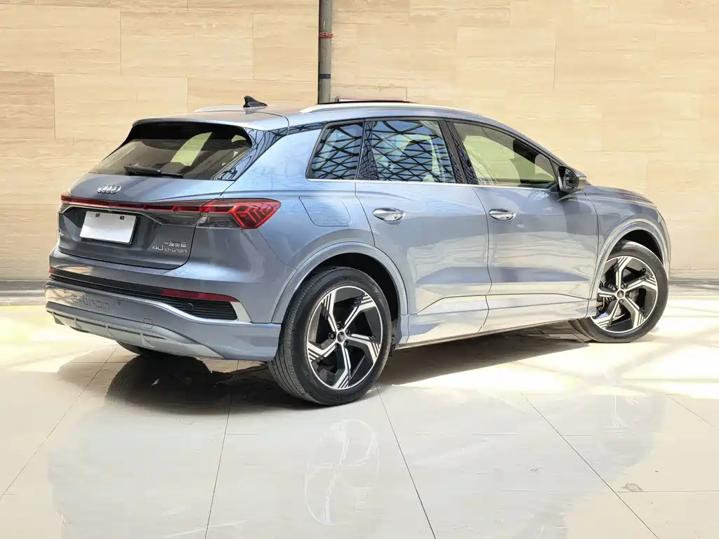 Audi Q4 e-tron — фото 8
