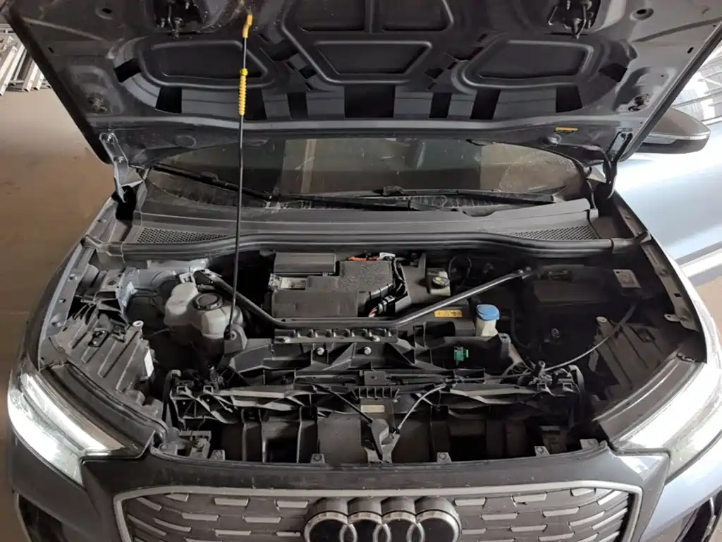 Audi Q4 e-tron — фото 19
