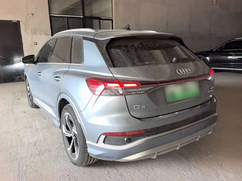 Audi Q4 e-tron — фото 4