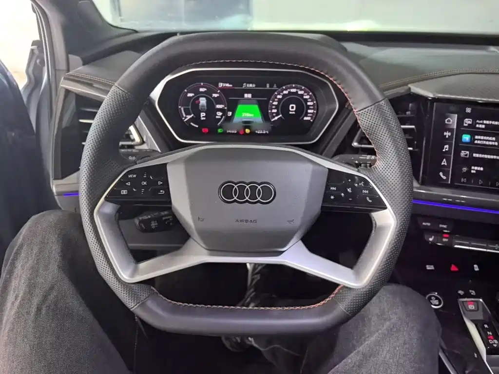 Audi Q4 e-tron — фото 10