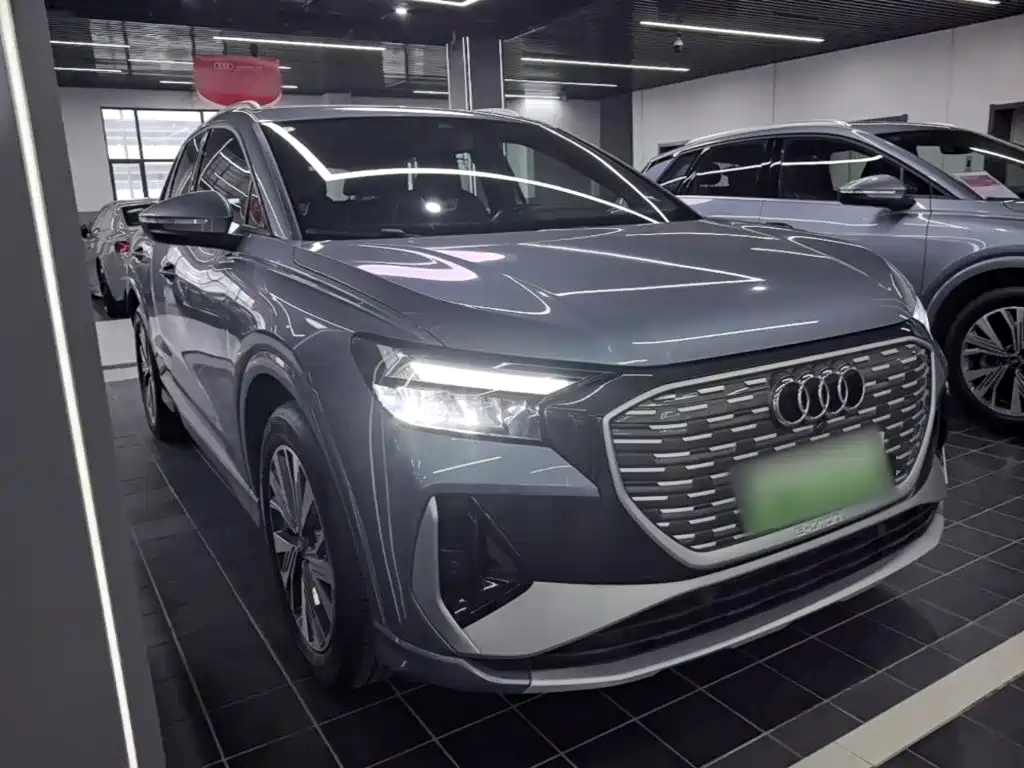 Audi Q4 e-tron — фото 3